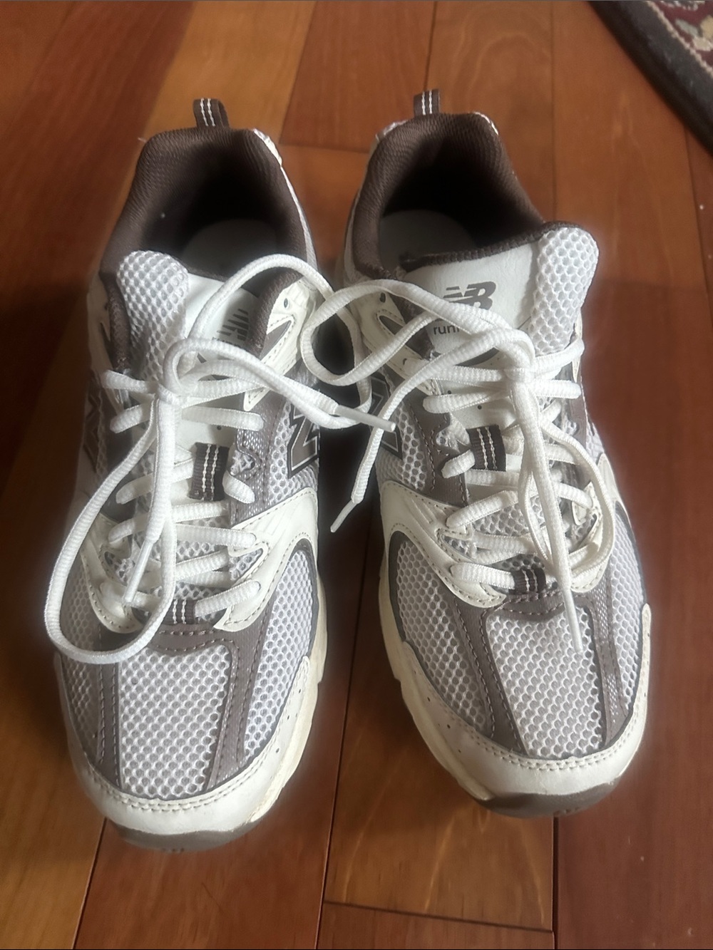New Balance 530 White and Gray Athletic Running Sneakers - Picture 1 of 5